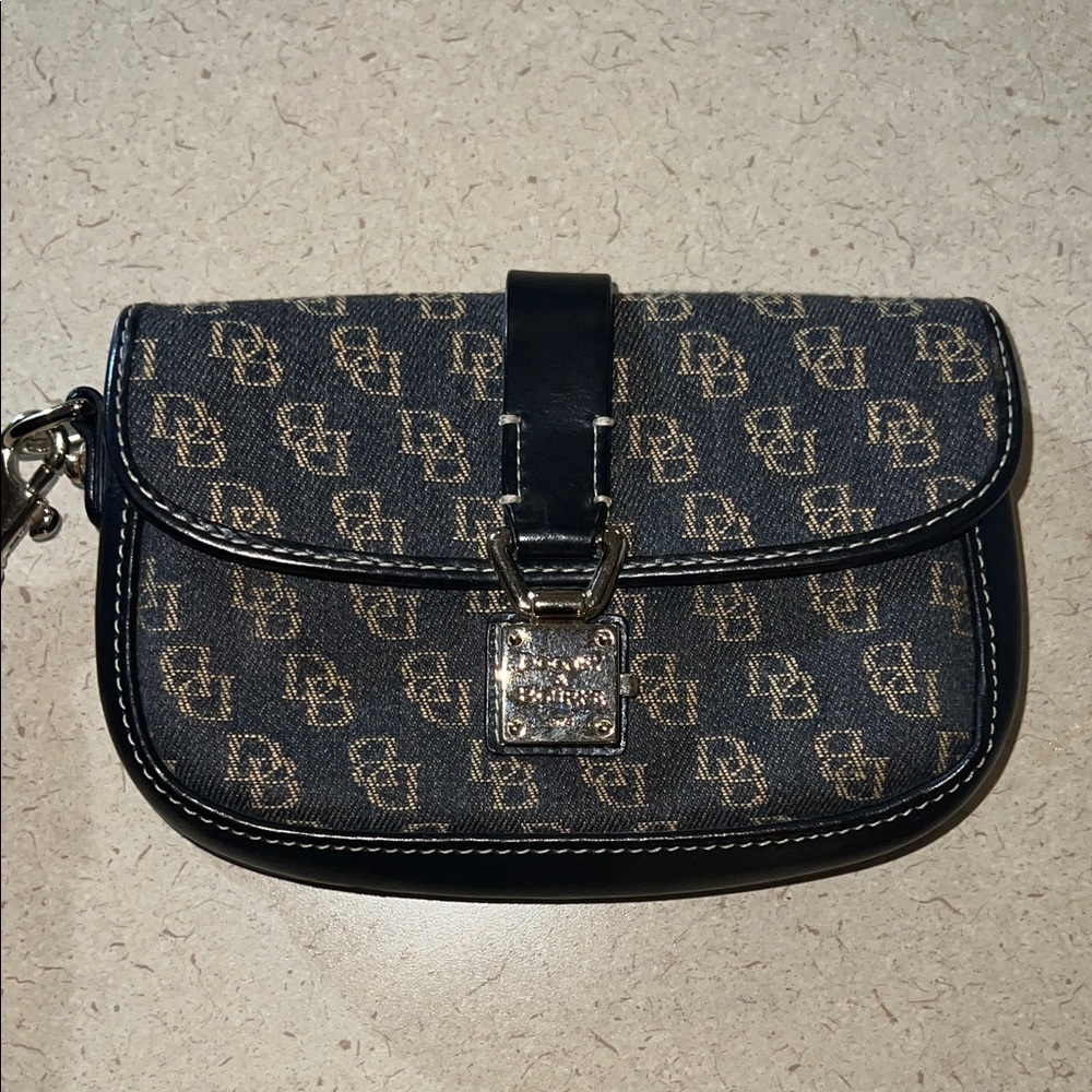 Dooney & Bourke Black and Gold Wristlet